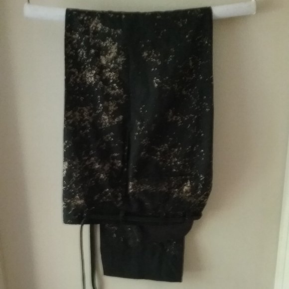 Suit - Picture 3 of 5